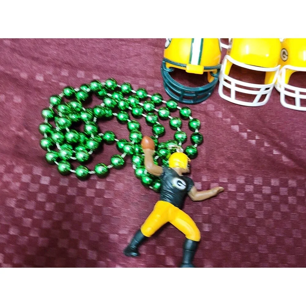 Green Bay Packers NFL Lot Of 16 Keychain, Necklace And Mini Helmet